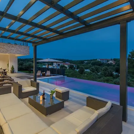 Emelie ميدولين