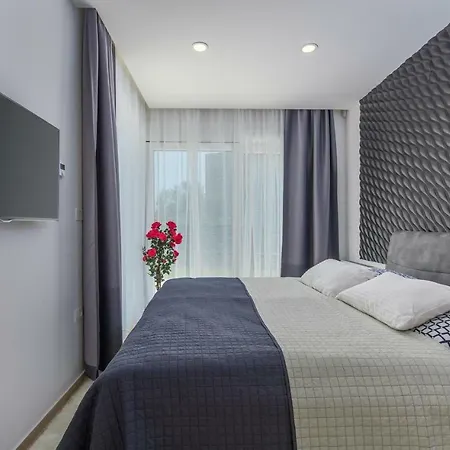 Emelie ميدولين