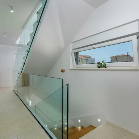 Emelie * ميدولين