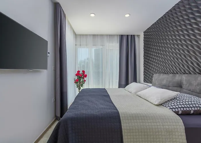 Emelie Μεντουλίν