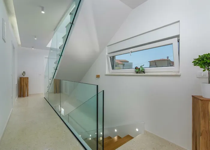 Emelie * Μεντουλίν