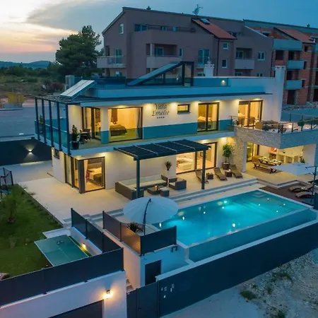 Emelie ميدولين