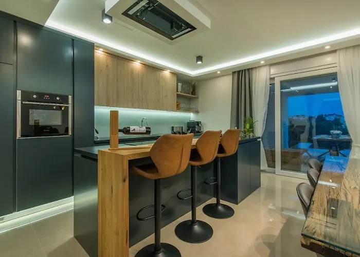 Emelie Μεντουλίν