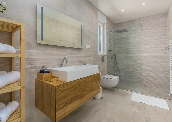 Emelie * Μεντουλίν